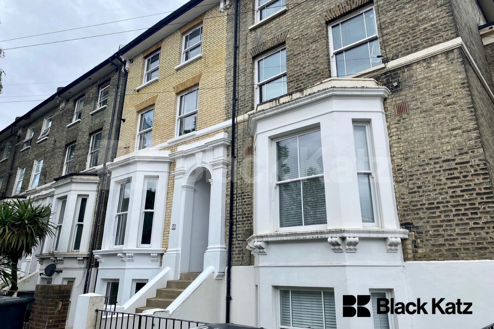 Offing Over 60 Sq. Mts. Of Living & Entertaining Space Flaxman Road , Loughborough Junction 